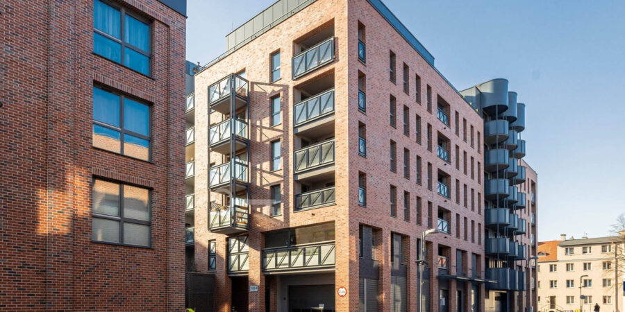 Jak uratować mieszkanie przed komornikiem – skuteczne metody ochrony nieruchomości przed egzekucją